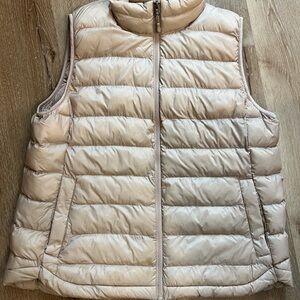 Women’s Puffer Vest in Light Beige